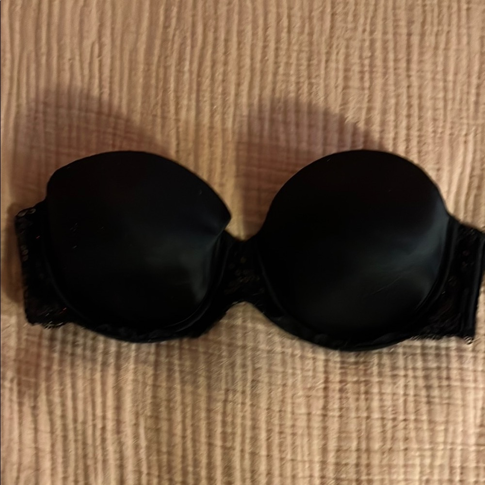 Elegant Black Strapless Bra